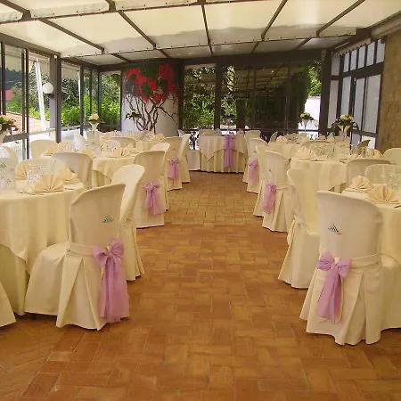 Angela E Vincenzo Hotel *